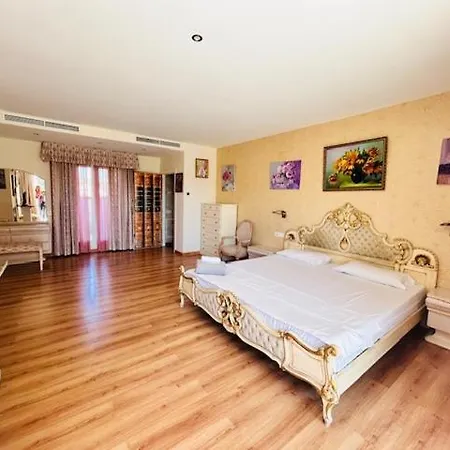 Sunandbed Sargantana Villa *